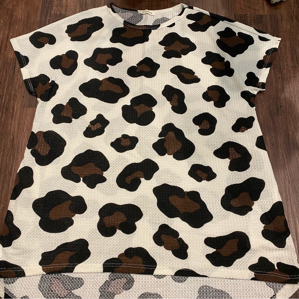 Viamor Leopard Print Short Sleeve Casual Top Size M